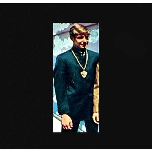 Retro Gold Knight w/Sword Medallion Lg Wood Mount 60s Nehru Jacket Battle - Picture 3 of 5